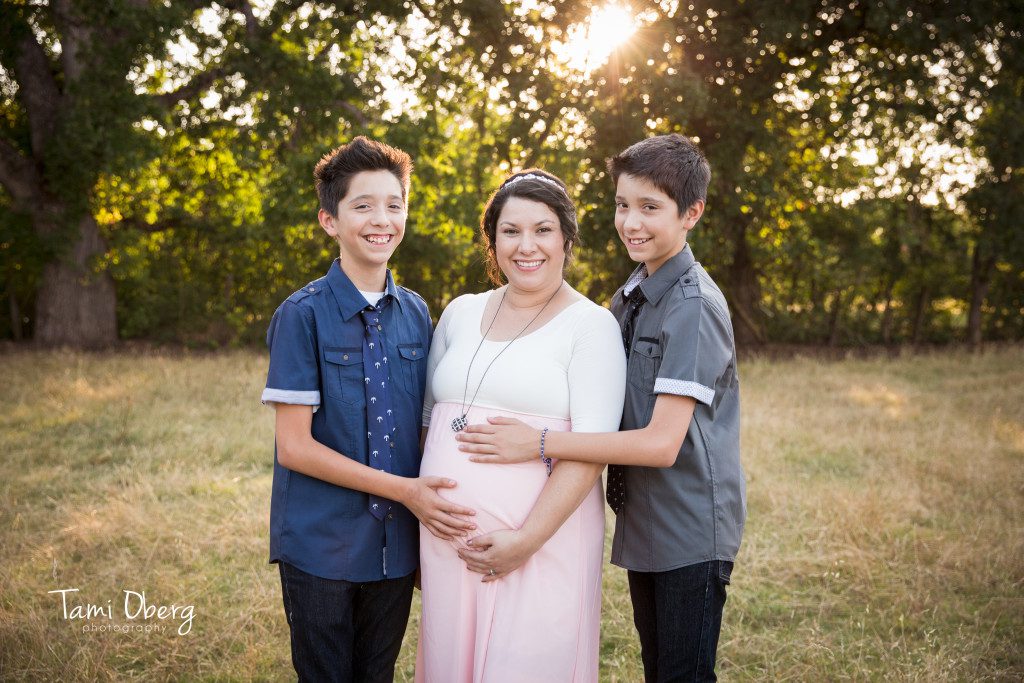 maternity sibling photo