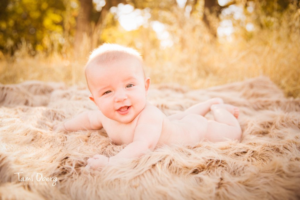 naked baby boy side view